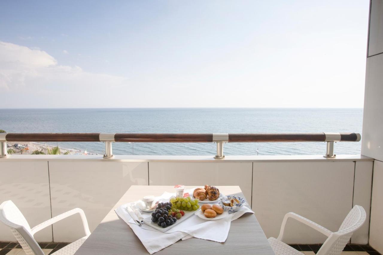 Hotel Grand Salernes