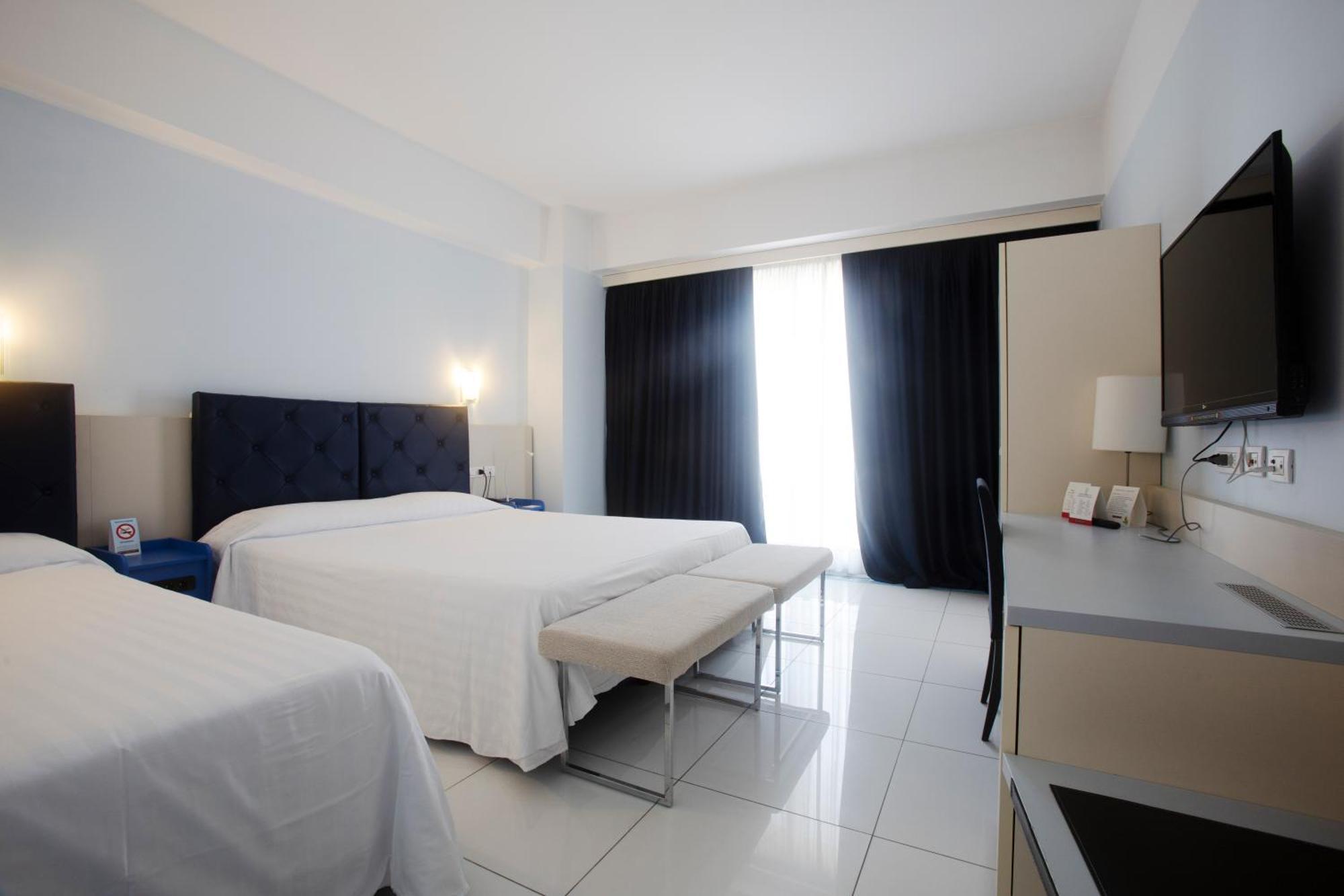 Hotel Grand Salernes